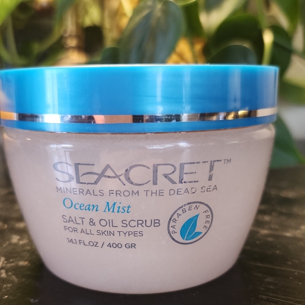 Seacret Ocean Mist Salt & Oil Scrub